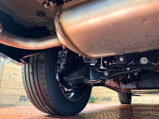 お車を安心してお乗りいただく為には、足回りの定期点検が欠かせません。サービスサポート（有償保証）では無料点検もご提供しており、安心のカーライフをお過ごしいただけるサポート体制が整っています。