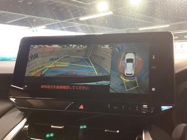 【パノラミックビューモニター】専用のカメラにより、上から見下ろしたような視点で360度クルマの周囲を確認することができます☆死角部分も確認しやすく、狭い場所での切り返しや駐車もスムーズに行えます。