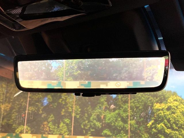 【デジタルインナーミラー】後席の大きな荷物や同乗者で後方が確認しづらい時でも安心！カメラが撮影した車両後方の映像をルームミラー内に表示。クリアな視界で状況の確認が可能です！
