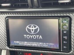 【純正ナビ】人気の純正ナビを装備。オーディオ機能も充実しており、Bluetooth接続すればお持ちのスマホやMP3プレイヤーの音楽を再生可能！毎日の運転がさらに楽しくなります！！