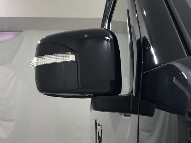 ご購入後のメンテナンス・車検も当店におまかせください！カフェのような空間でゆっくりおくつろぎ頂けますよ！