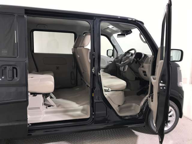 【軽の森なかもず店】に掲載されていないお車でも、ご希望の車種やお好みの色・グレードを仰って頂いたらお取り寄せも可能です！ お気軽にご相談下さいませ★