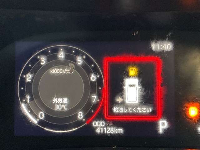 視認性の良いメ-タ-を採用しており、快適なドライブをサポ-トします。