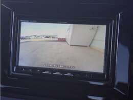 ◆バックカメラ◆リバースにするだけで映ります、後方の安全確認や、狭い駐車場での車庫入れ、雨の日や夜間など視界の悪い時に便利です！安全にバックする為には欠かせない装備です。