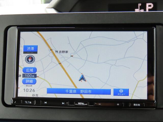 メモリーナビ装備で、知らない場所もあっという間に検索♪ちょっとしたお出かけや旅行もこれでバッチリですね。