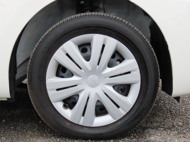 純正のホイールカバーを履いてます！