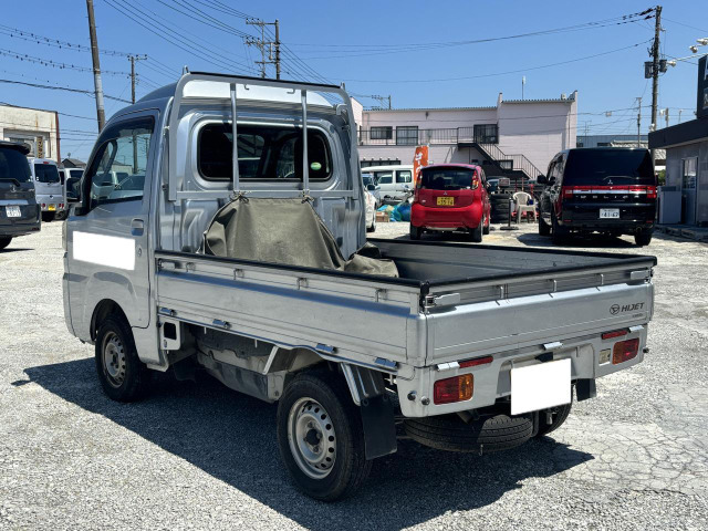 中古普通自動車の場合、登録に印鑑証明と実印と車庫証明承諾書が必要となります！お早目のご納車をご希望の場合は、事前にご準備いただき来店いただけると納車までがスムーズになります！