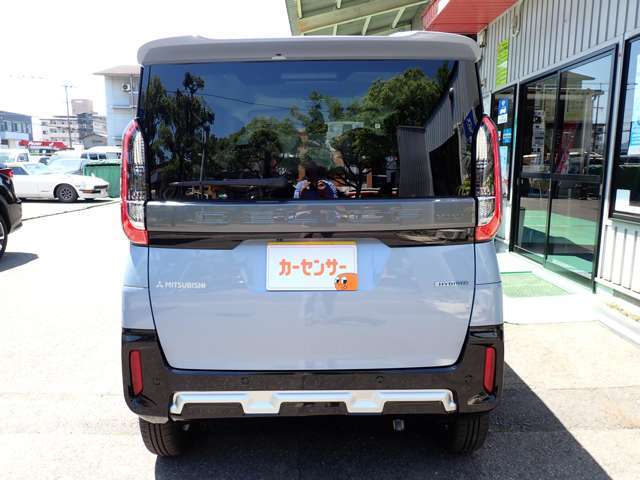 ご契約いただいたお車の最終整備・検査を行い、安全確認を行ったお車の受渡し(納車)となります。納車後の法令点検や車検なども当店にて行う事ができますので安心してお任せください。