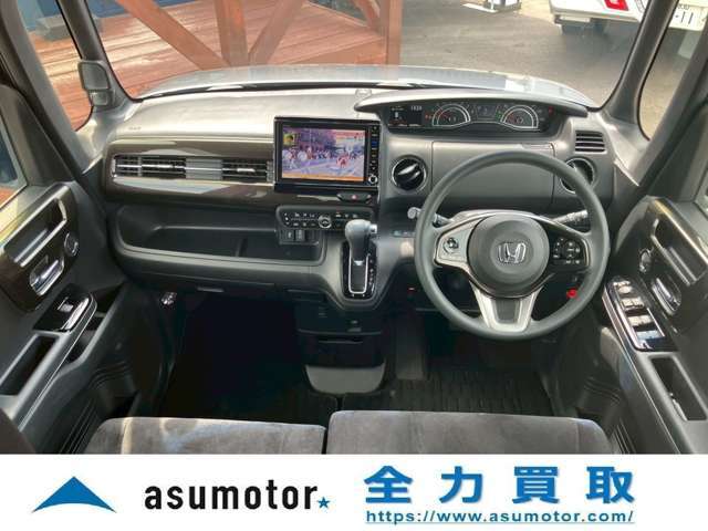 見通しの良いコックピットは普段のドライブに最適。運転しやすいお車となります。