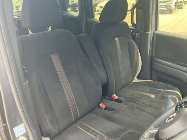 オプションパーツは多数取り揃えておりますので、気軽にお問合せください。ETC車載器やドライブレコーダーの取り付けなどご対応させていただきます。