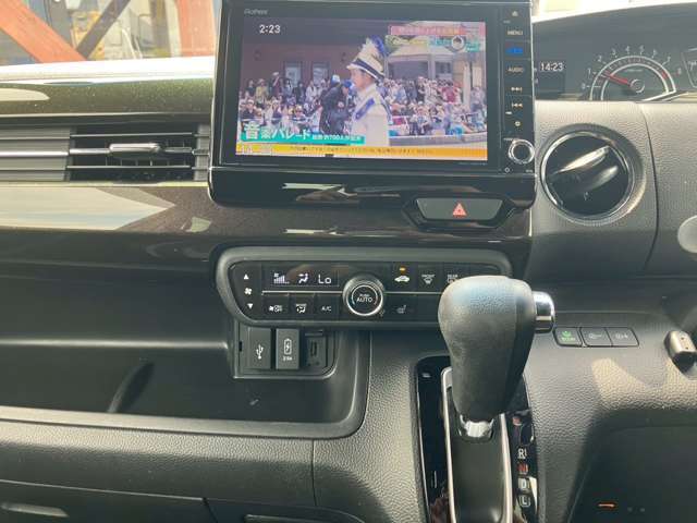 「この車の写真をもっと見たい」「状態が気になる」「この装備はついている？」どんな小さな疑問でもお気軽にお問い合わせください！