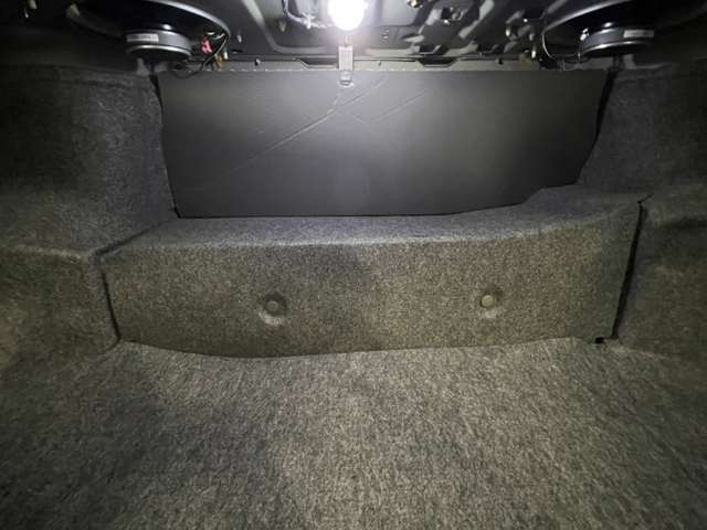 荷室のカーペットもキレイな状態を維持しております！