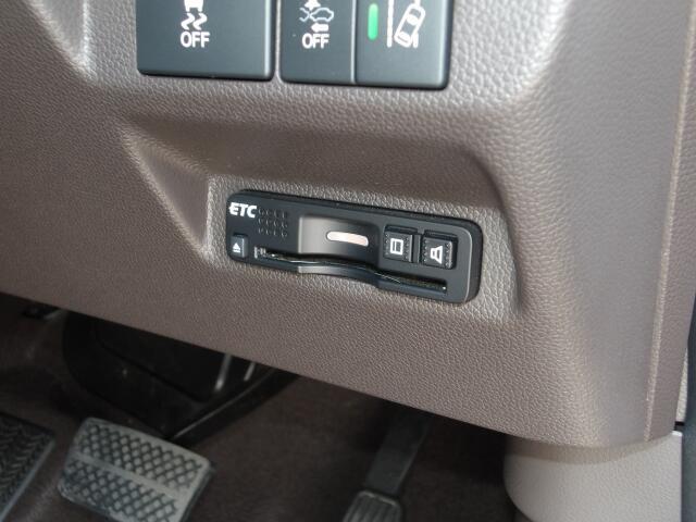 高速道路で便利なETC車載器付きです。カードがあればご納車日から利用可能です。