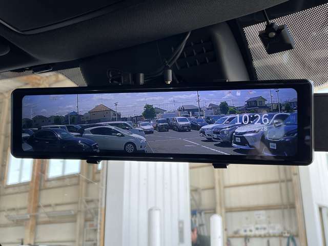 ◆【デジタルインナーミラー】車両後方カメラの映像をルームミラーに映すことが出来ます。 そのため、後席に人や荷物があって後方が見えづらい場合でもしっかり視界を確保することが出来ます。