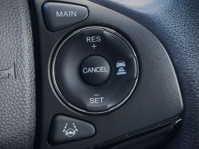 【アダプティブクルーズコントロール】と【レーンキープアシスト】はドライバーの運転負担を大幅に軽減してくれます◎特に高速道路で大活躍！一度味わったらやめられない！？