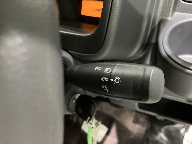 夜間も安心。自動でライトが付くオートライト装備！！
