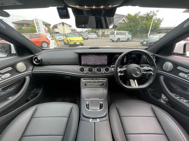 LIBERALAでは【BMW・Audi・M.BENZ】のドイツ御三家を中心とした様々な輸入車の試乗が可能です。各メーカーの違いを五感で較べてください。新しい驚きと発見をお届け致します。