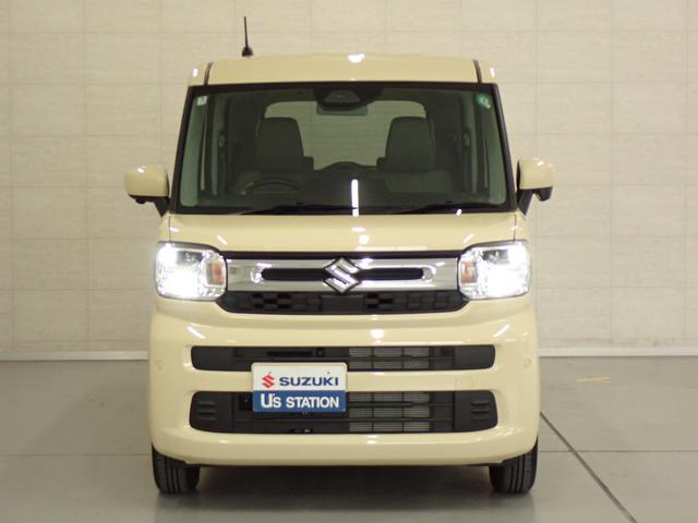 障害物に近づいていることを知らせる　パーキングセンサー装備。駐車が苦手な方も　安心です♪