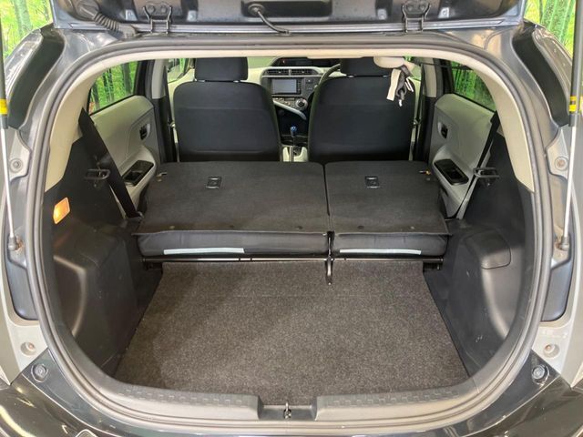 普段のお買い物や通勤、送迎等に十分な荷室スペースを確保しております。セカンドシートを倒すと、大きな荷物の積載も可能です♪