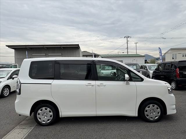納車整備は法定点検、オイル交換、エレメント交換、ACフィルター交換、前後ワイパー交換実施します。ご安心下さい。