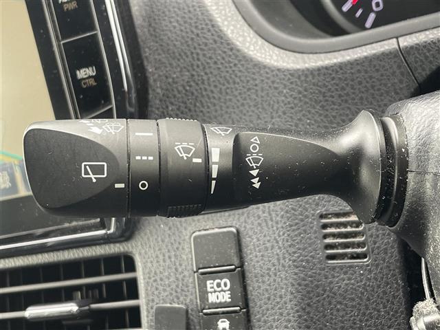 【運転席操作部】快適なドライブを楽しむための機能が装備されています！運転席から触れるので、使いやすいです！除菌プランいれていただくと、さらに清潔で安心していただけます！