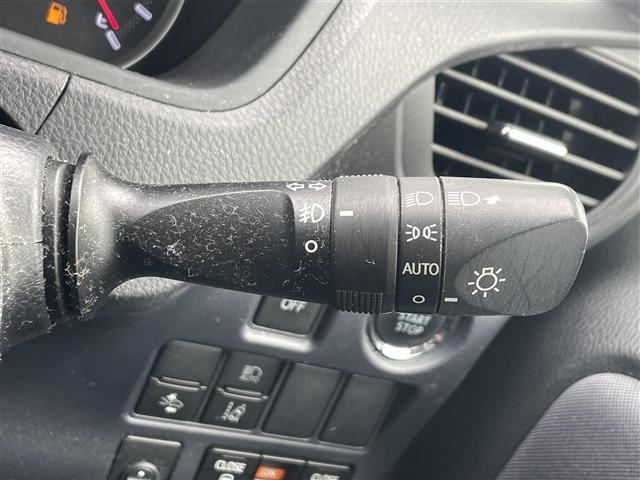 【オートライト】付け忘れや消し忘れを防ぐことができます。高速道路などのトンネル走行中等にも役立ちます♪