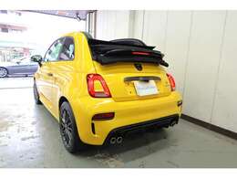 新車並行ならではの本国グレード　国内には設定はございません。