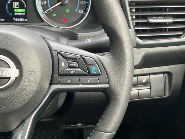 アラウンドモニー＋インテリジェントルームミラー・インテリジェント　LI（車線逸脱防止支援システム）RCTA（後退時車両検知警報）インテリジェント　DA（ふらつき警報）＋電動パーキングブレーキ