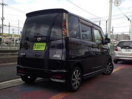 左オートスライドドア付きで後席の乗り降りも楽です！