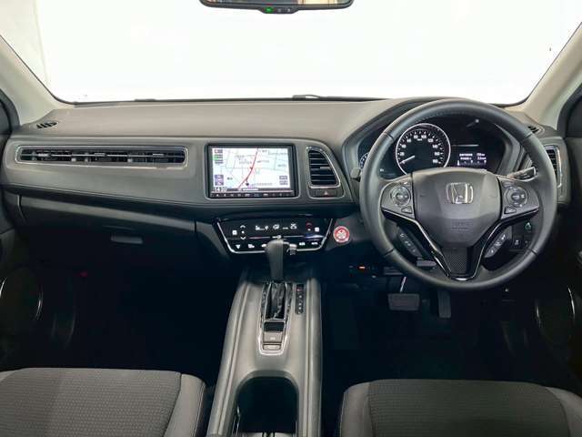 【整備工場完備】ご安心してお乗り頂くため環境を整えております。お車の定期メンテナンスの他、車検やタイヤ交換などもお任せください！