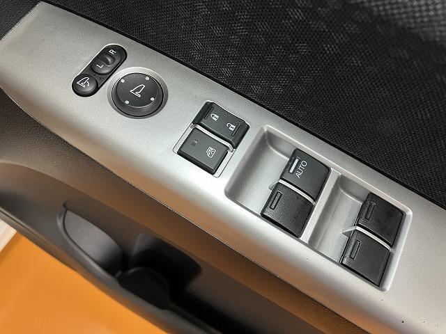 電動格納ミラー、パワーウインドウ
