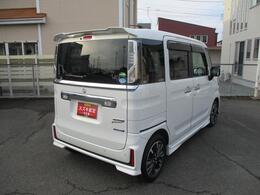 ルーフスポイラー付きでかっこいいリア
