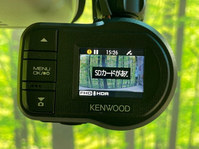 【ドライブレコーダー】安心・安全なカーライフに必須のドライブレコーダーを装備！走行中はもちろん、あおり運転や事故に遭遇した際の状況も映像で記録し、万一のリスクに備えます。