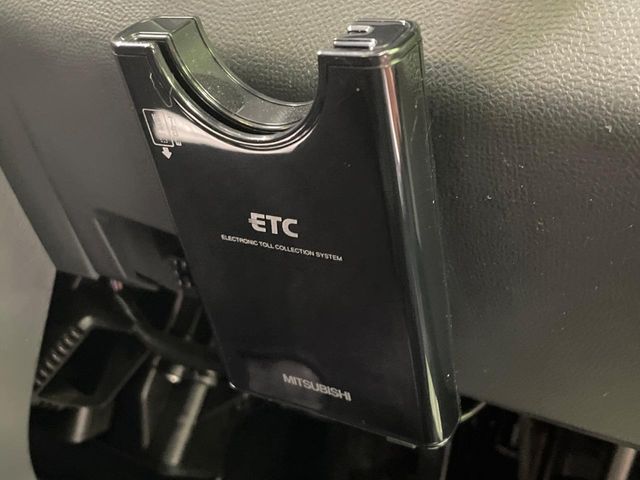 【ETC】高速道路の料金所をストレスなく通過！話題のスポットやサービスエリアに多い「スマートIC」利用時は必須のアイテムです。当店でセットアップを実施、ご納車当日からすぐにご利用いただけます！