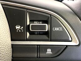 【アダプティブクルーズコントロール】高速道路での長距離走行が楽に！！自動で速度を保つクルーズコントロールが、衝突軽減システムと連携し、前方の車両を感知して車間を保つように速度調節してくれます！！