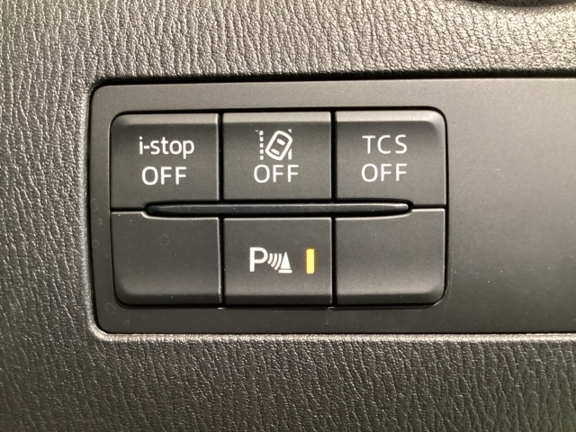 TCS（トラクションコントロールシステム）＆DSC（横滑り防止機構）やBSM（隣車線上の側・後方からの車両接近を通知）、LDWS（車線逸脱警報システム）で安全運転をサポート！