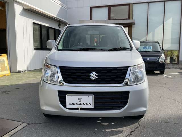 当店では専任スタッフがお客様のご要望を伺い、展示車のみならず全国のオークション会場からご希望のお車をお探し致します。