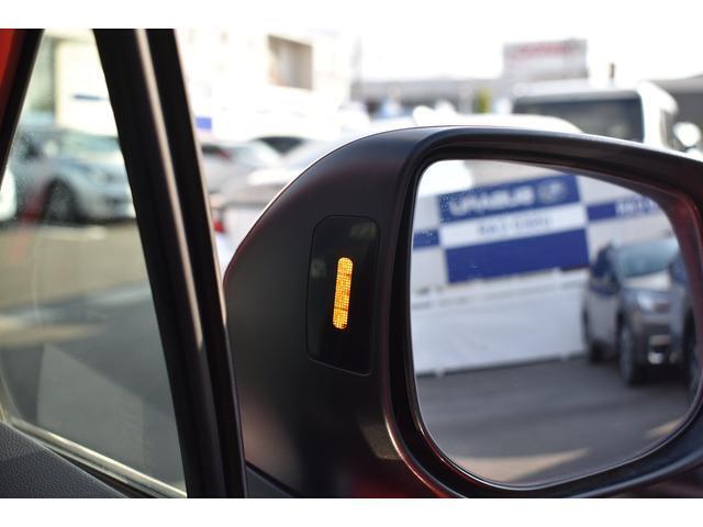 ［リヤビークルディテクション］後方からの車の接近もLEDで知らせてくれます