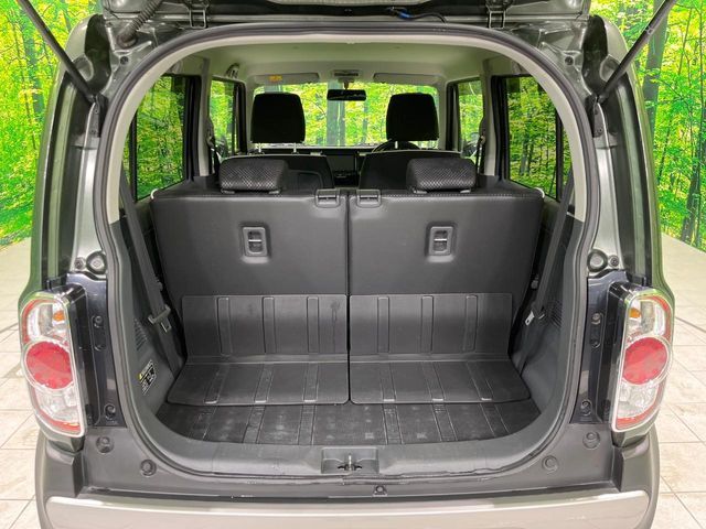 普段のお買い物や通勤、送迎等に十分な荷室スペースを確保しております。セカンドシートを倒すと、大きな荷物の積載も可能です♪