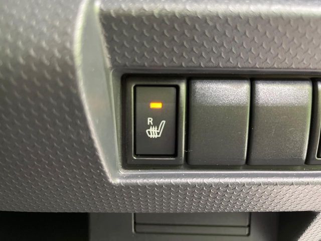 【シートヒーター】寒い日に重宝するシートヒーター！エアコンより早く温まってくれるので寒がりの人も安心ですね♪エアコンの温風は乾燥するから苦手、という方にもをおすすめです。