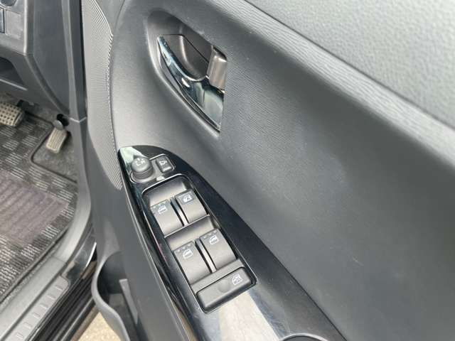 手頃な軽自動車を50台規模で取り揃えております♪