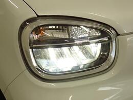 省電力・長寿命・高輝度の3拍子揃った　LEDヘッドランプ装備！！