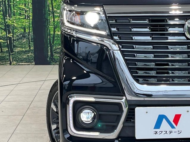 【LEDヘッドライト】悪天候や夜間走行時も良好な視界を確保し安心して運転できる高輝度LEDヘッドライトを装備！点灯速度が早く、消費電力も抑えられています。