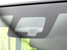【スズキ　セーフティサポート】走行中に前方の車両等を認識し、衝突しそうな時は警報とブレーキで衝突回避と被害軽減をアシスト。より安全にドライブをお楽しみいただけます。