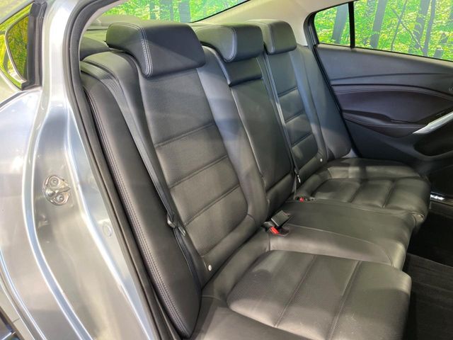 【シートヒーター】寒い日に重宝するシートヒーター！エアコンより早く温まってくれるので寒がりの人も安心ですね♪エアコンの温風は乾燥するから苦手、という方にもをおすすめです。