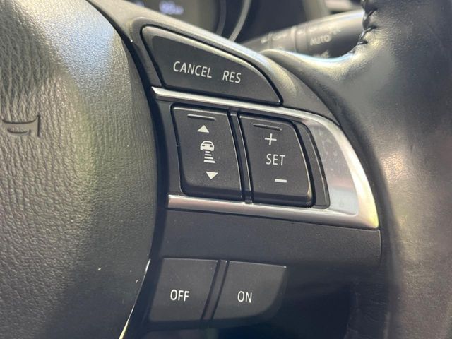 【マツダ・レーダークルーズコントロール】高速道路での長距離走行が楽に！自動で速度を保つクルーズコントロールが、衝突軽減システムと連携し、前方の車両を感知して車間を保つように速度調節してくれます！！