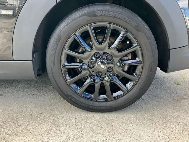 16インチ、純正アルミホイール