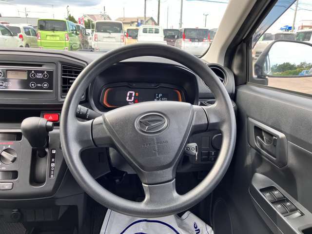 新車から未使用車、中古車の幅広い在庫台数と軽パークのカーライフアドバイザーでお客様のニーズにピッタリの一台をご提案します！