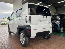 コーナーセンサー付き♪後方ブレーキ制御付誤発進抑制機能もついて安心♪