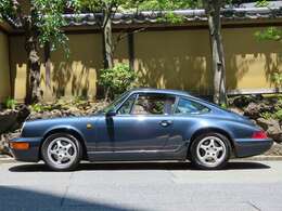 964型の後期モデルの当車両は3.6万キロの低走行車で非常に良いコンディションでございます。